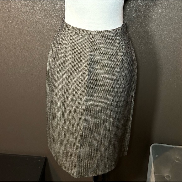 Boss Babe, KRIZIA skirt!! - Picture 2 of 11